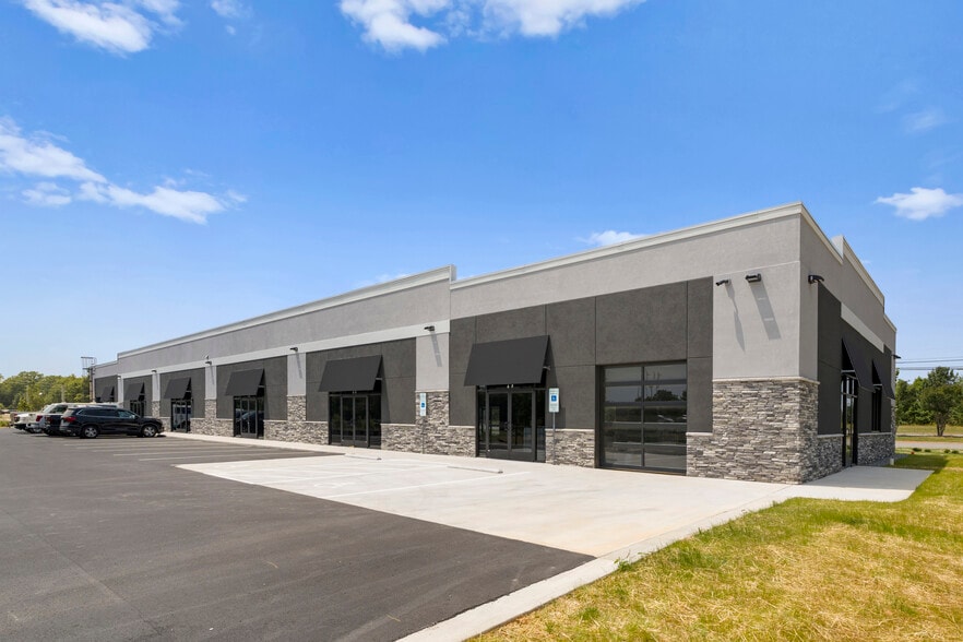 More Photos Of 1147 Brawley School Rd, Mooresville Flex For Lease