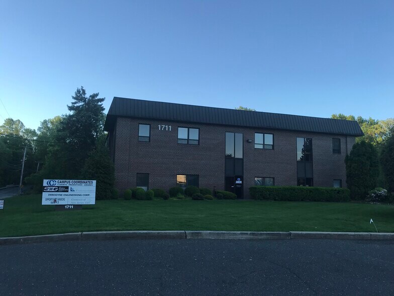 More Photos Of 1711 Ginesi Dr, Freehold Office For Lease