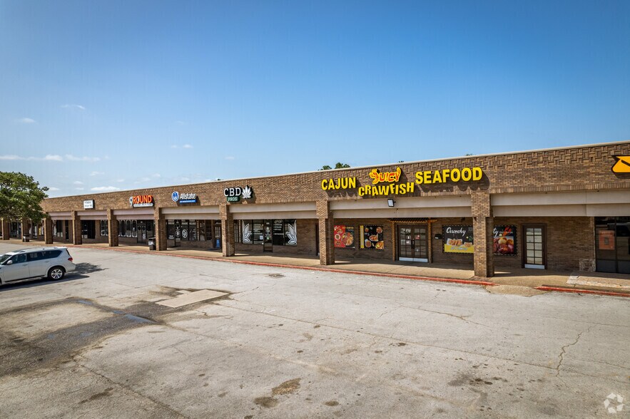 More Photos Of 2202-2230 S Texas Ave, College Station Unknown For Lease