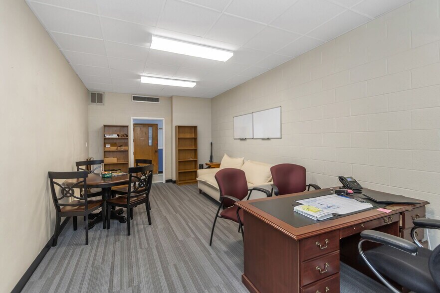 More Photos Of 411 Turner St, Clearwater Religious Facility For Lease