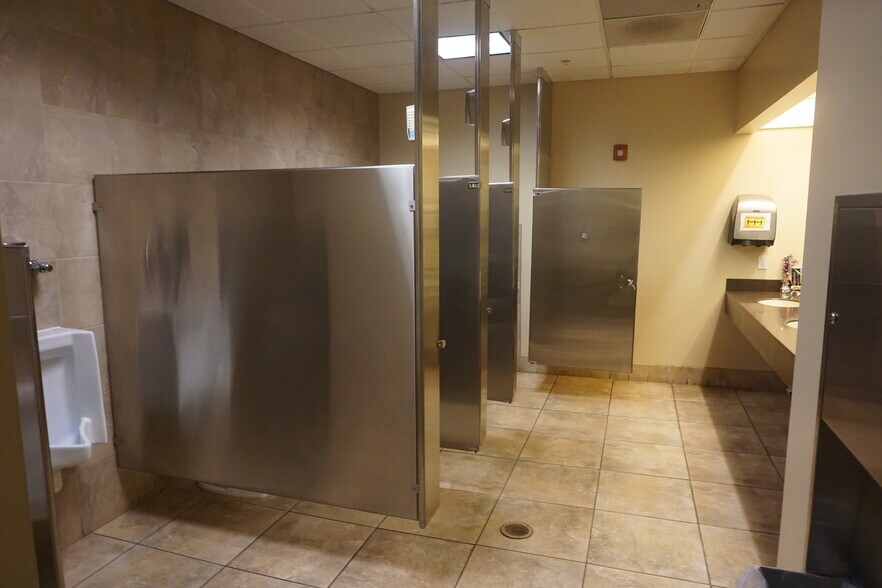 More Photos Of 40 Media Dr, Queensbury Office For Lease