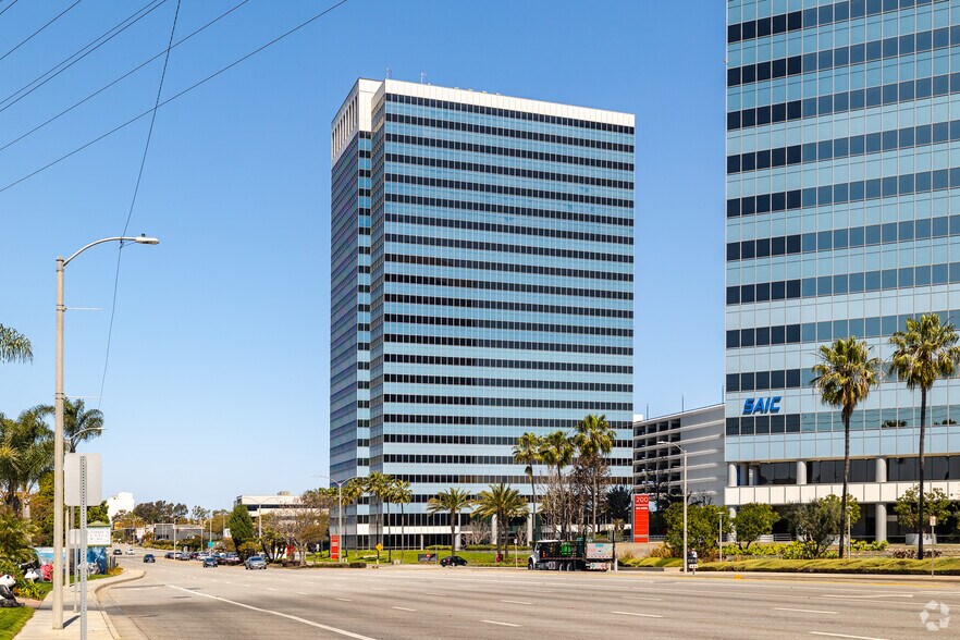 More Photos Of 222 N Pacific Coast Hwy, El Segundo Office For Lease
