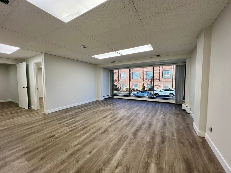 More Photos Of 5133 Washington St, Downers Grove Apartments For Lease