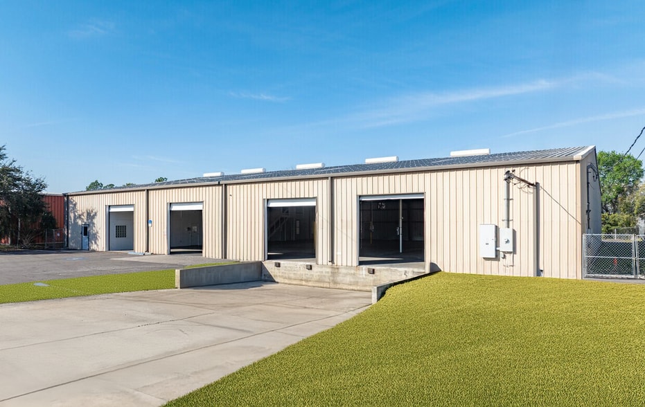 More Photos Of 7818 Depot Ln, Tampa Warehouse For Lease