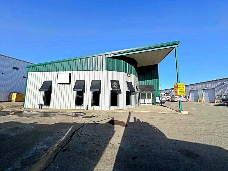 More Photos Of 195 Mackay Cres, Fort McMurray Warehouse For Sale