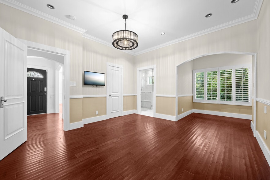 More Photos Of 803 S Sycamore Ave, Los Angeles Multifamily For Sale