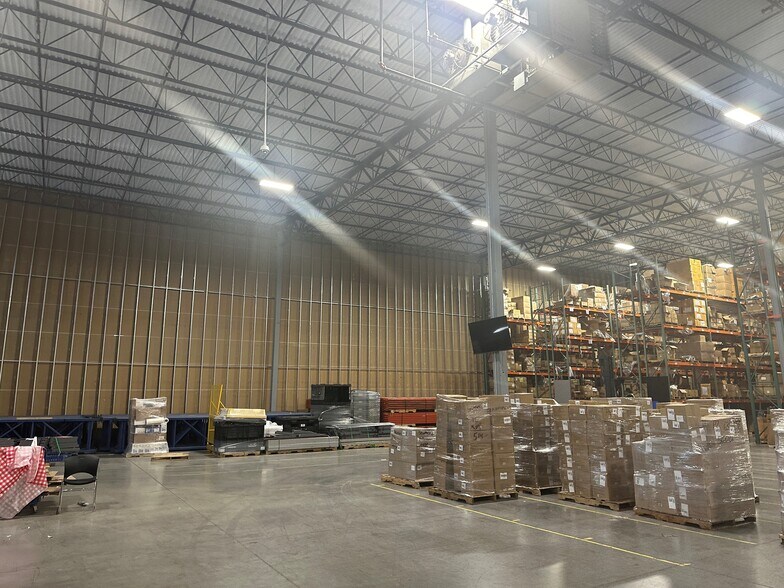 More Photos Of 7398 W 200 N, Greenfield Distribution For Lease