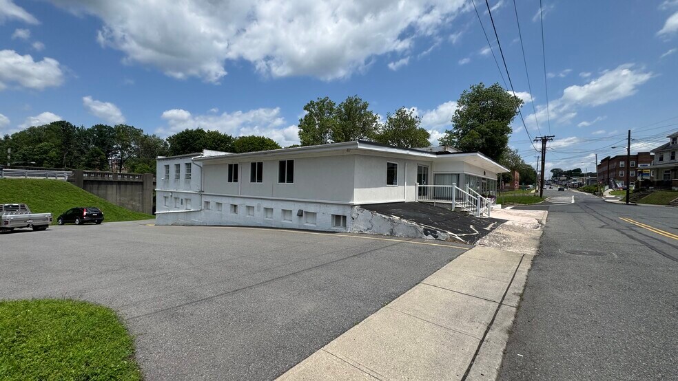 More Photos Of 333 Morris St, Phillipsburg Storefront For Sale