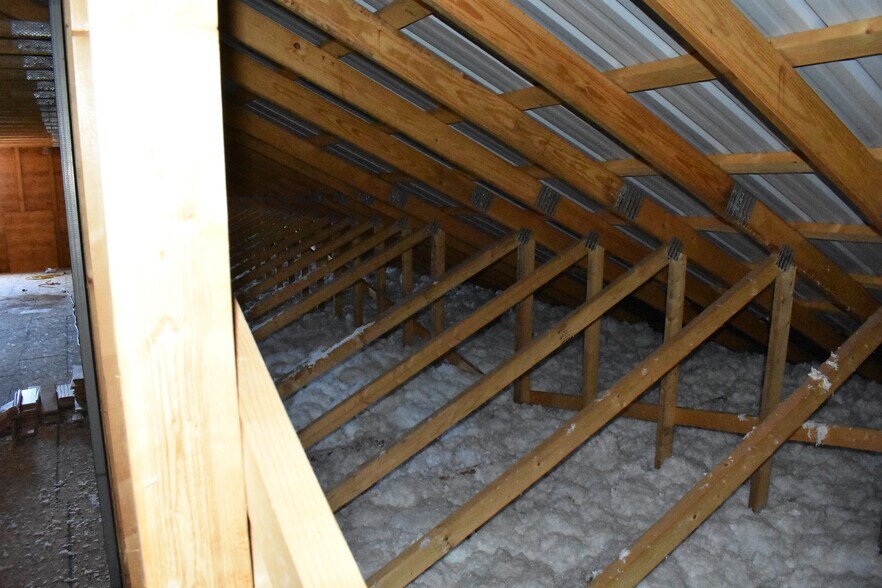 More Photos Of 135 Howard Rd, Fulton Industrial For Sale