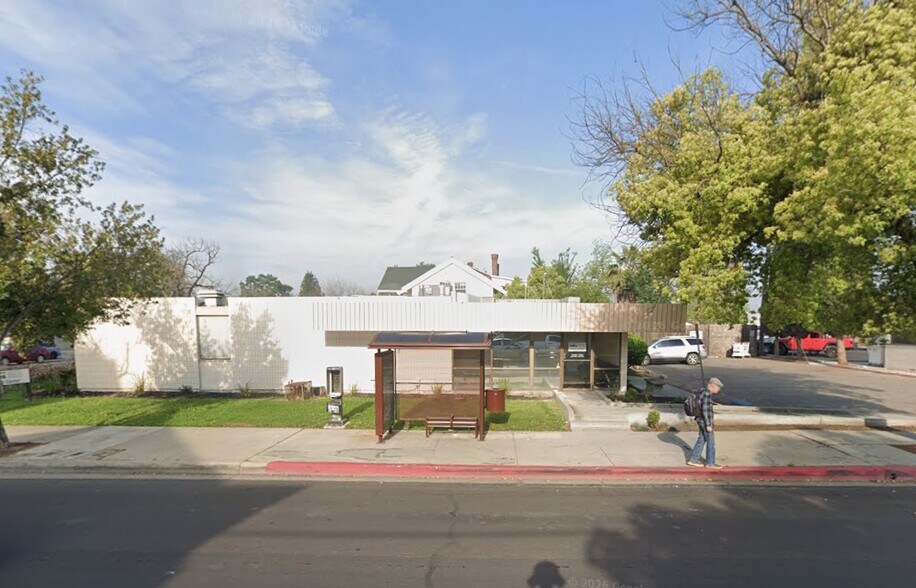 Primary Photo Of 1002 N Douty St, Hanford Office For Lease