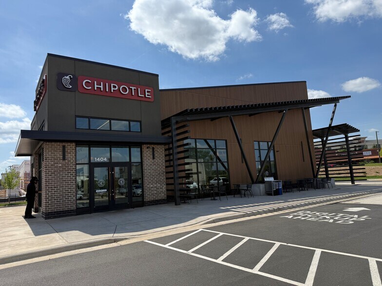 More Photos Of 3227 W Gate City Blvd, Greensboro Land For Lease