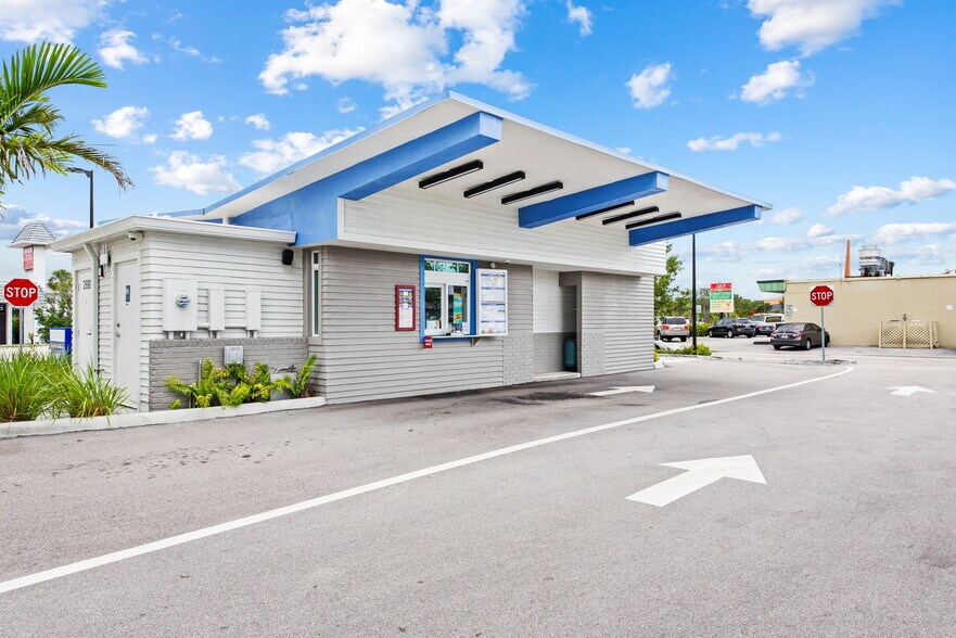More Photos Of 2690 N Andrews Ave, Wilton Manors Freestanding For Sale