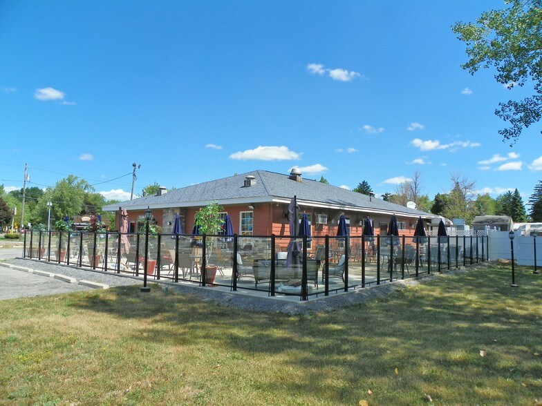 More Photos Of 5389 Genesee St, Lancaster Restaurant For Lease