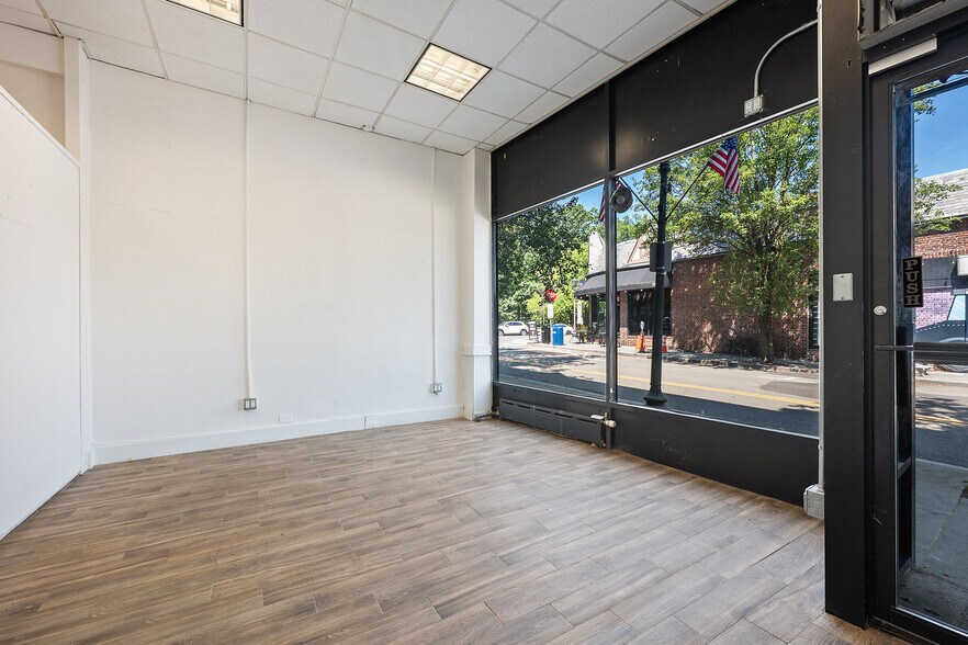 More Photos Of 28 Freightway, Scarsdale General Retail For Lease