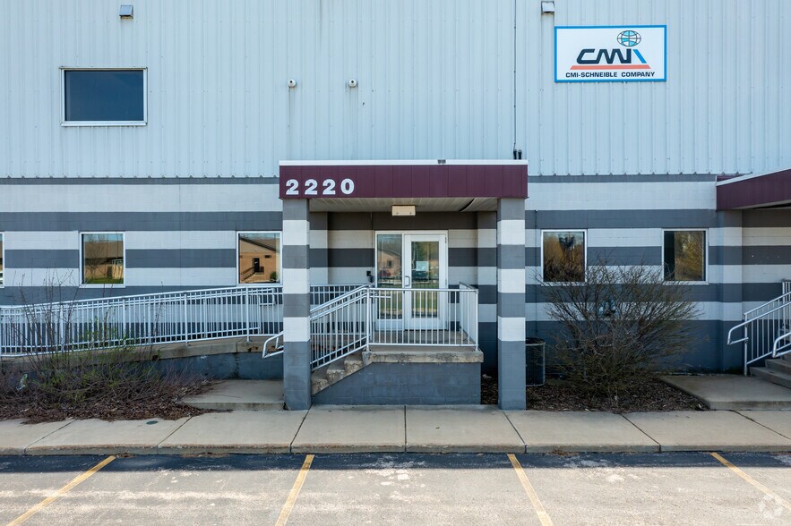 More Photos Of 2220 Veterans Memorial Pky, Saginaw Warehouse For Lease