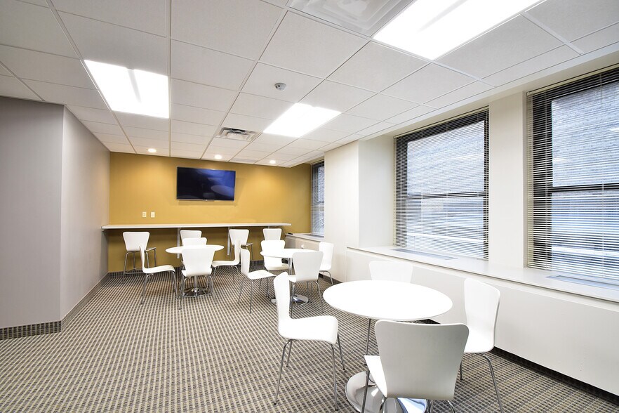 More Photos Of 1621 Euclid Ave, Cleveland Office For Lease