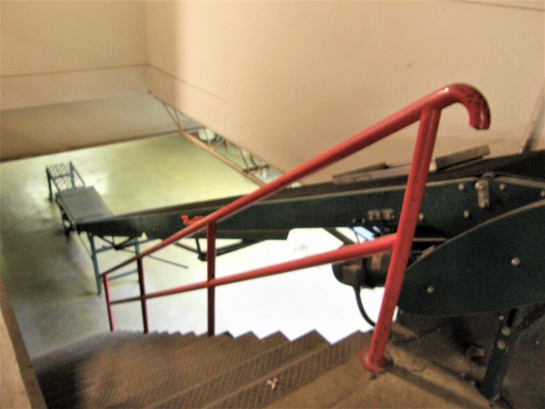 More Photos Of 2112 Industrial Dr, Niles Manufacturing For Sale