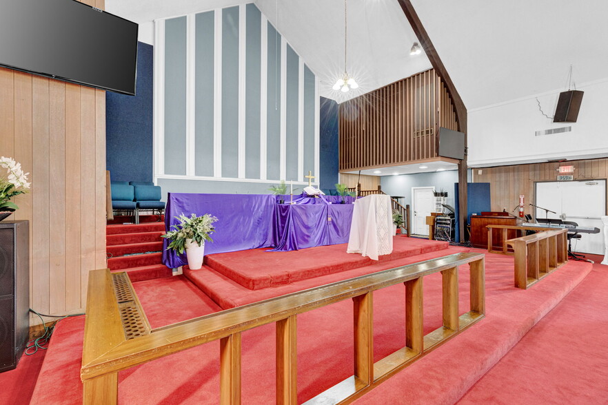 More Photos Of 11503 Martin Luther King Blvd, Houston Religious Facility For Sale