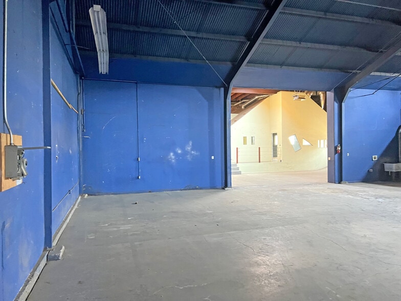 More Photos Of 401 N La Brea Ave, Inglewood Warehouse For Lease
