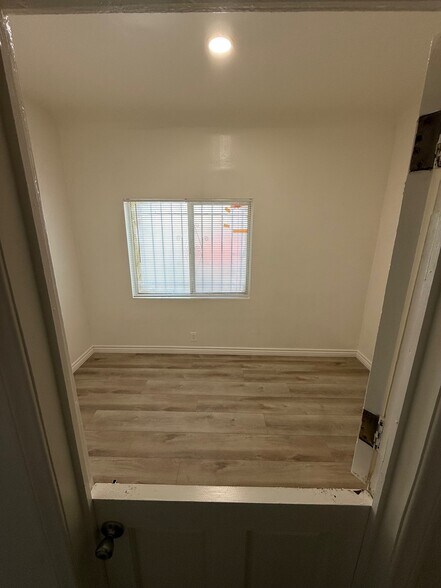 More Photos Of 8930 S Vermont Ave, Los Angeles General Retail For Sale