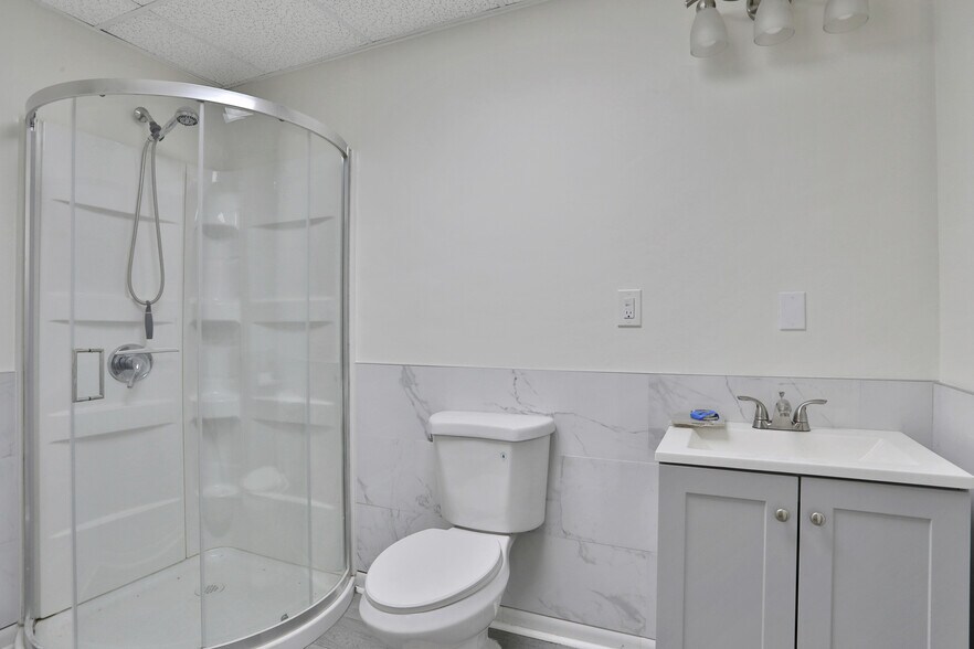 More Photos Of 3787 Old Middleburg Rd, Jacksonville Office For Sale