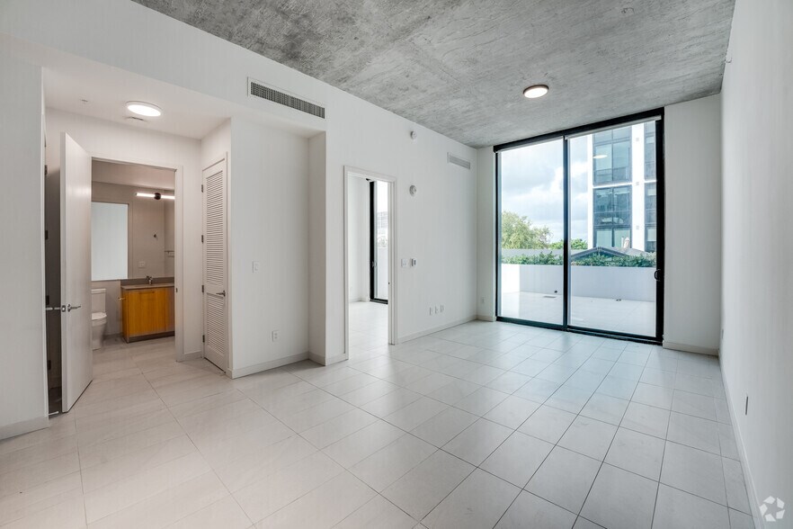 More Photos Of 127 NW 27th St, Miami Unknown For Lease