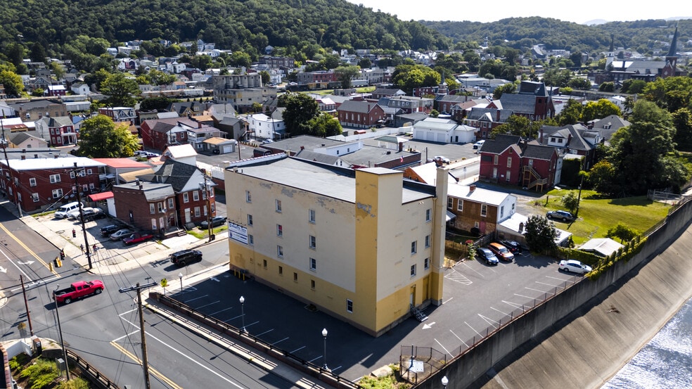 More Photos Of 446 N Mechanic St, Cumberland Office For Sale