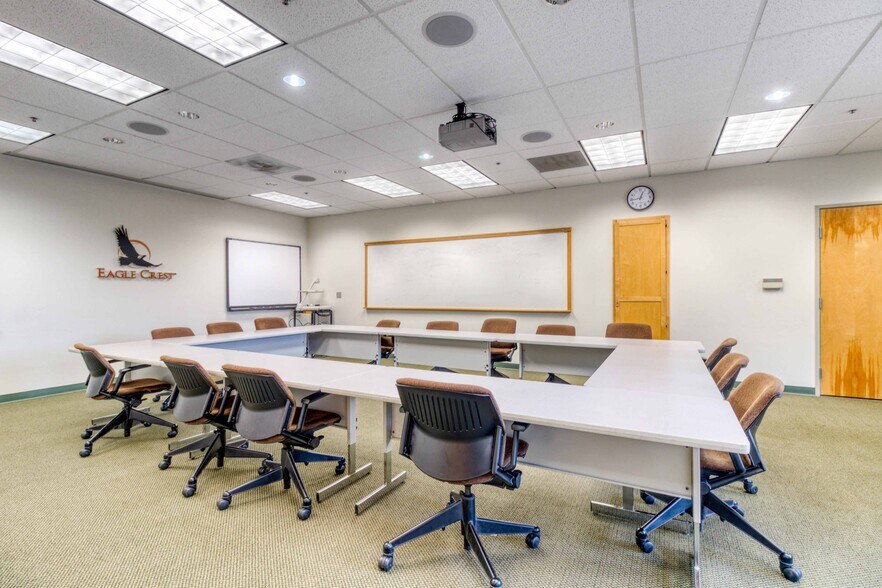 More Photos Of 7555 Falcon Crest Dr, Redmond Office Residential For Lease