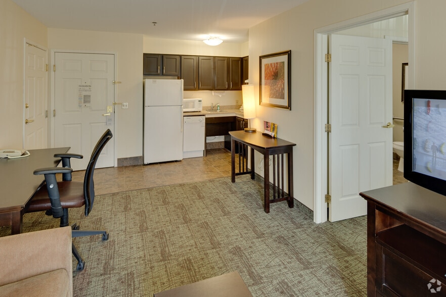 More Photos Of 300 W Romeo B Garrett Ave, Peoria Hotel For Sale