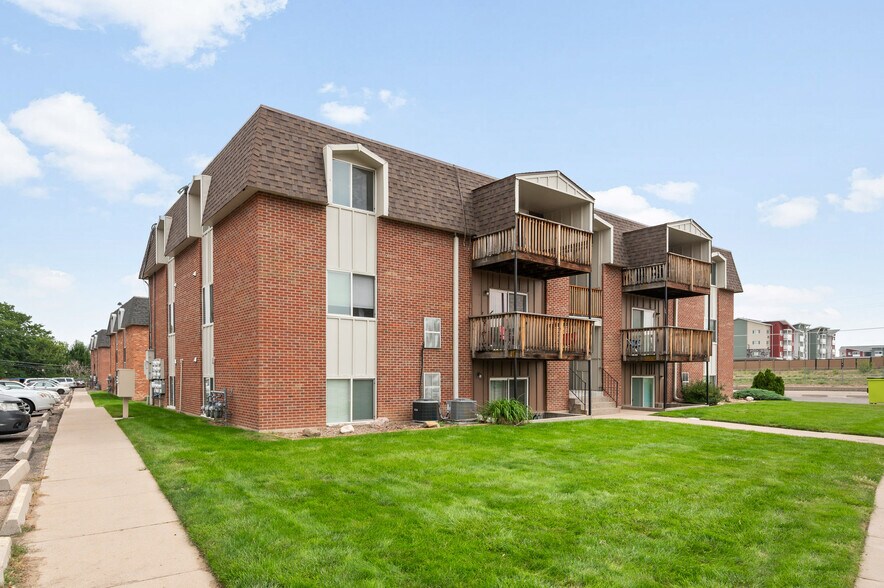 More Photos Of 1815-1817 28th St, Greeley Apartments For Sale