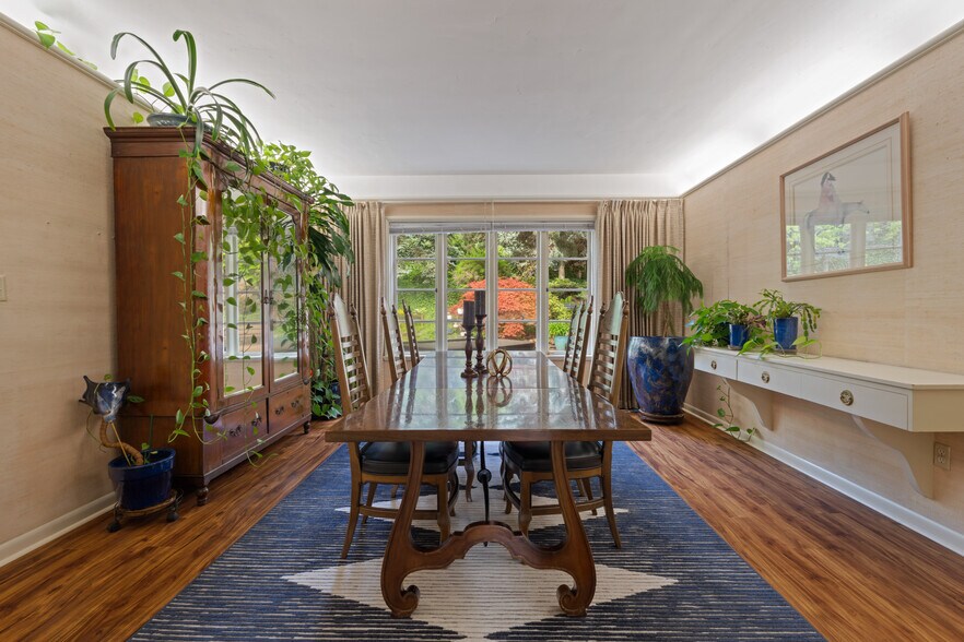 More Photos Of 1001 Cherry Heights Rd, The Dalles Flex For Sale