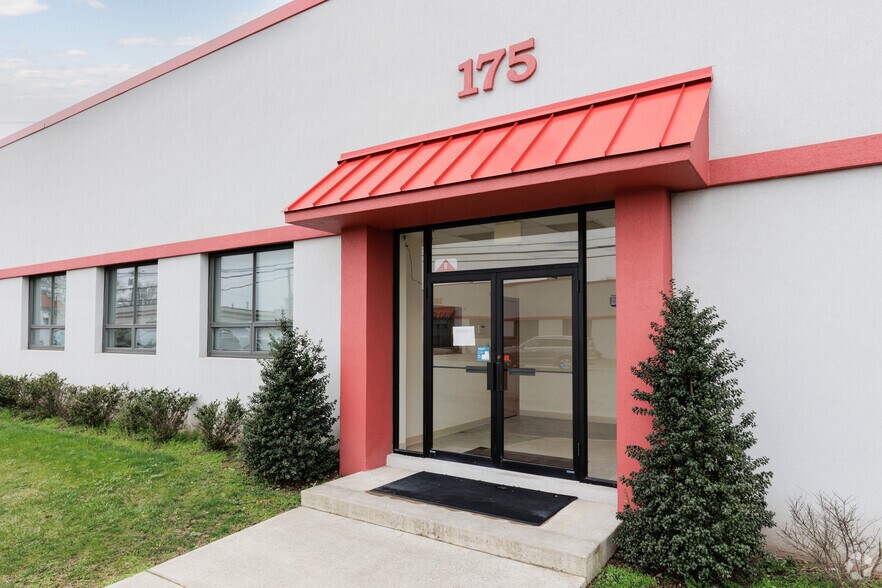 More Photos Of 175 Louis St, South Hackensack Warehouse For Lease