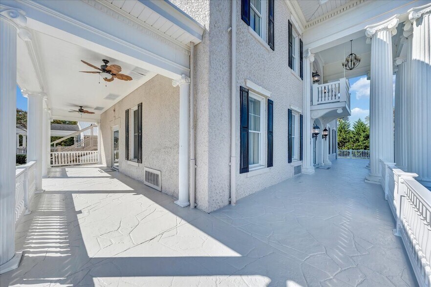 More Photos Of 812 E Main St, Bedford Lodge Meeting Hall For Sale