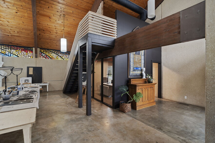 More Photos Of 4720 Avenue O 1/2, Galveston Showroom For Sale