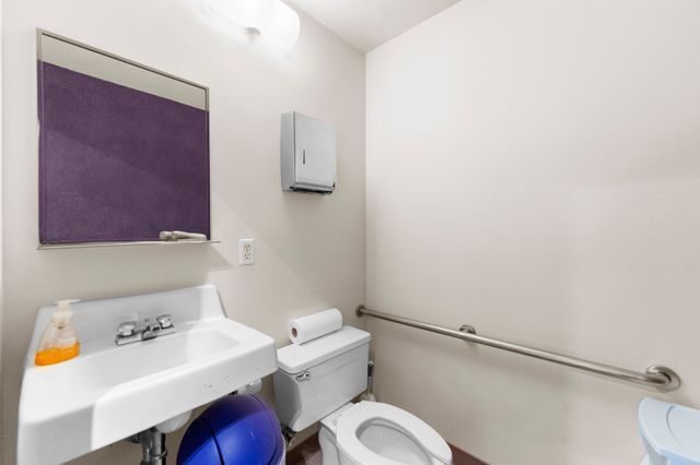 More Photos Of 1346 Hill Rd, Charlotte Office For Sale