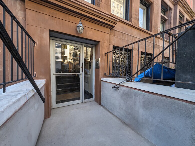 More Photos Of 54 W 71st St, New York Apartments For Sale