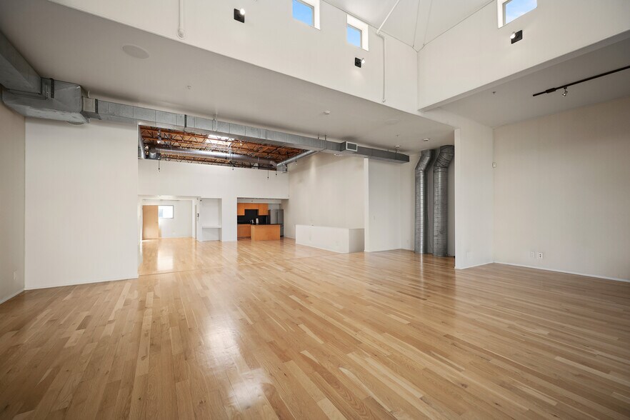 More Photos Of 1514 Abbot Kinney Blvd, Los Angeles Loft Creative Space For Lease