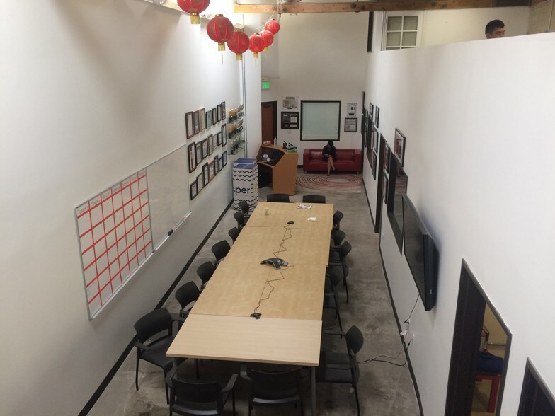 More Photos Of 300 S Raymond Ave, Pasadena Loft Creative Space For Lease
