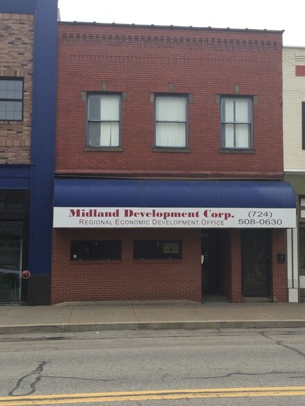 More Photos Of 718-720 Midland Ave, Midland Storefront Retail Office For Lease