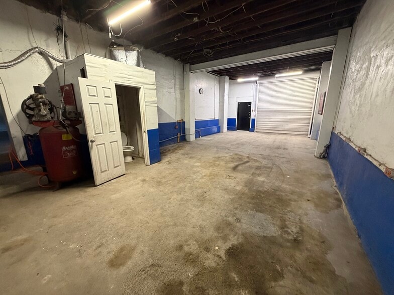 More Photos Of 1160 Homestead St, Baltimore Auto Repair For Lease