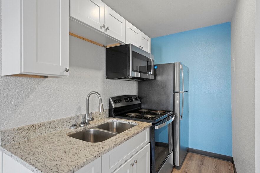 More Photos Of 2425 Atrium Way, Nashville Apartments For Sale