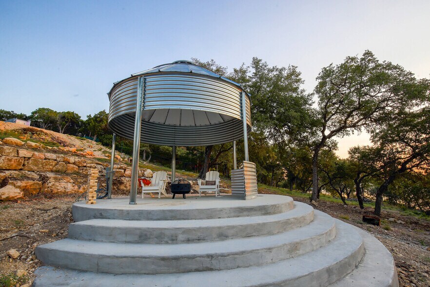 More Photos Of 420 Simon Crest, Canyon Lake Hospitality For Sale