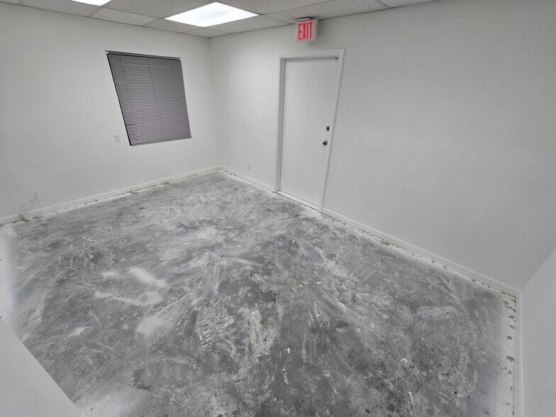 More Photos Of 7800 W Oakland Park Blvd, Sunrise Medical For Sale