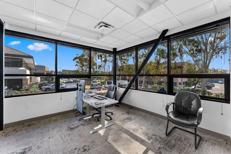 More Photos Of 5080 Shoreham Pl, San Diego Office For Sale