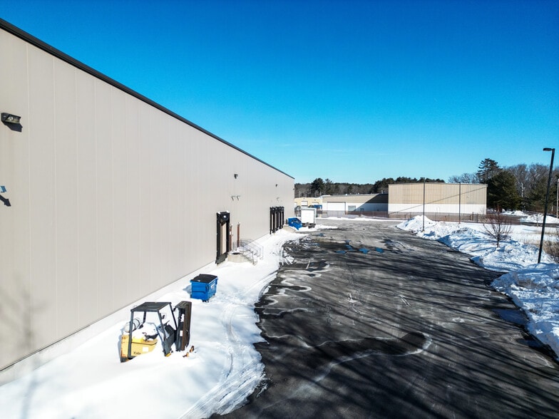 More Photos Of 30 Log Bridge Rd, Middleton Industrial For Sale