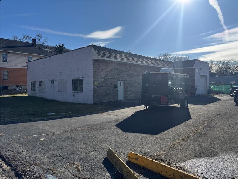 More Photos Of 46 Hall St, Binghamton Office For Sale