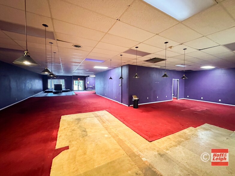 More Photos Of 3200-3210 Whipple Ave NW, Canton Freestanding For Lease