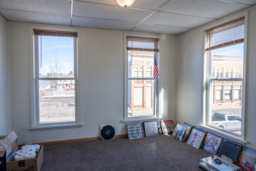 More Photos Of 115 W Pearl St, New Lisbon Apartments For Sale