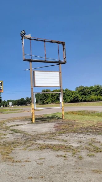 More Photos Of 812 Highway 67 S, Tuckerman Supermarket For Sale
