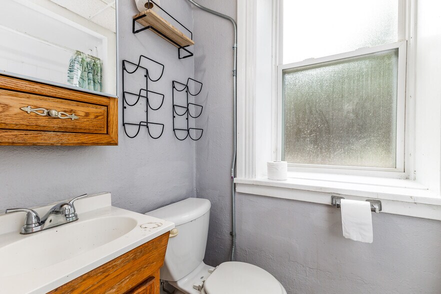 More Photos Of 2535 Central Ave, Dubuque Apartments For Sale